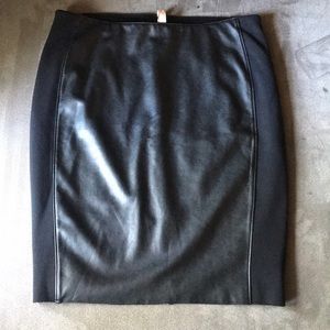 Bailey 44 Black leather pencil skirt